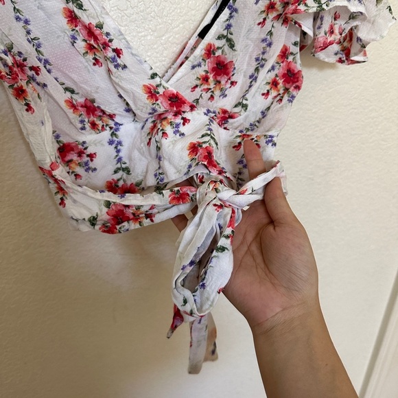 Forever 21 White Floral Wrap Tie Crop Top Blouse Ruffle Women’s Summer Spring - Picture 6 of 11
